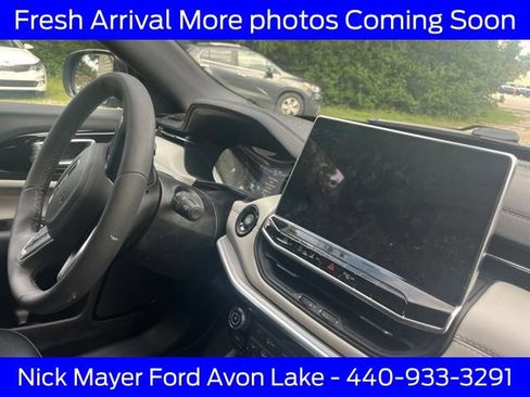 Used 2025 Jeep Compass Limited AWD/4WD image 11