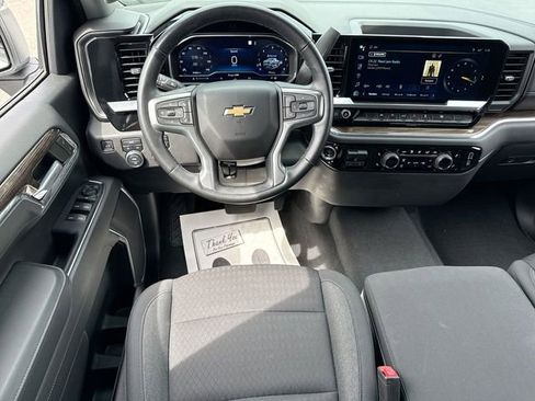 Used 2023 Chevrolet Silverado 1500 LT AWD/4WD image 14
