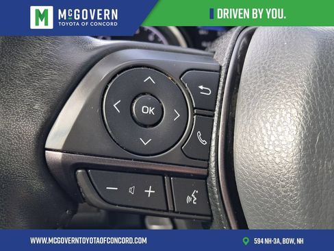Used 2022 Toyota Camry SE w/ Convenience Package FWD image 25
