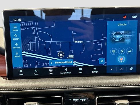 Used 2022 Lincoln Nautilus Reserve image 11