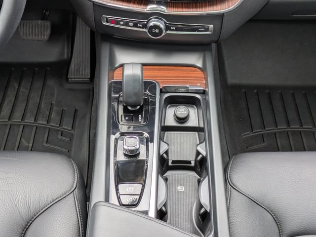 Used 2023 Volvo XC60 B5 Plus FWD image 21