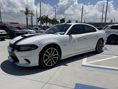 Used 2023 Dodge Charger R/T w/ Harman/Kardon Audio Group RWD image 7