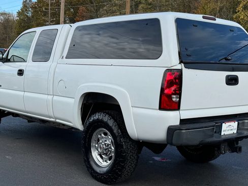 Used 2005 Chevrolet Silverado 2500 LS RWD image 5