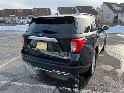 Certified 2022 Ford Explorer XLT w/ Equipment Group 202A image 10