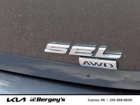 Used 2017 Ford Edge SEL w/ Equipment Group 201A AWD/4WD image 34