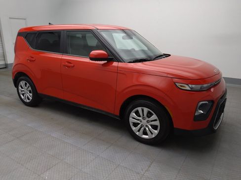 Used 2022 Kia Soul LX image 11