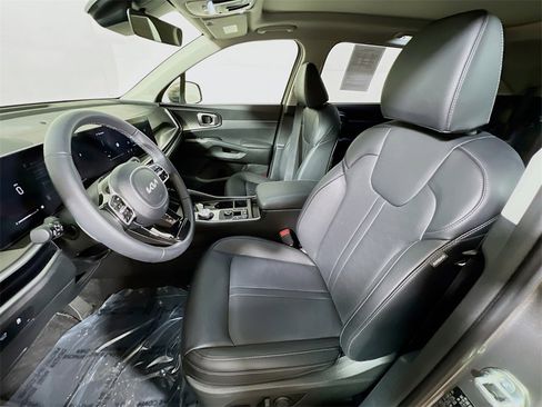 Used 2025 Kia Sorento EX w/ EX Panoramic Sunroof Package image 19