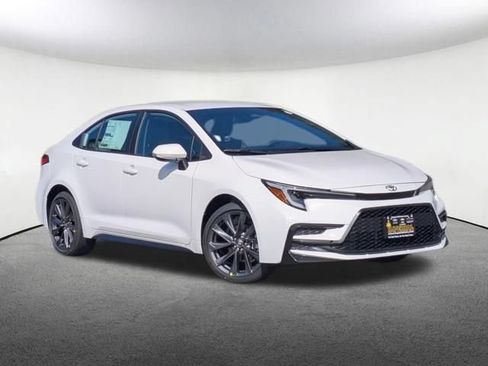 New 2026 Toyota Corolla SE w/ SE Package FWD image 2