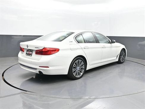 Used 2019 BMW 530e xDrive w/ Convenience Package image 29