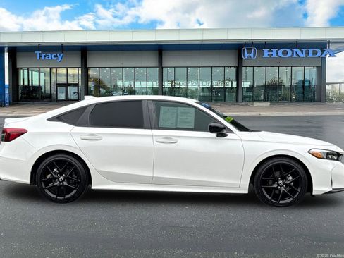 Certified 2025 Honda Civic Sport image 3