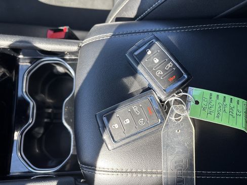 Used 2023 Jeep Grand Cherokee Altitude image 32