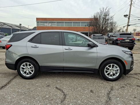 Used 2024 Chevrolet Equinox LS w/ LS Convenience Package image 7