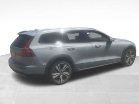 Used 2025 Volvo V60 B5 Cross Country Plus AWD/4WD image 5