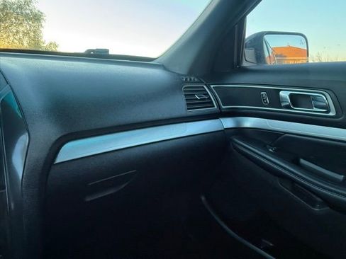 Used 2017 Ford Explorer XLT w/ Equipment Group 202A image 28