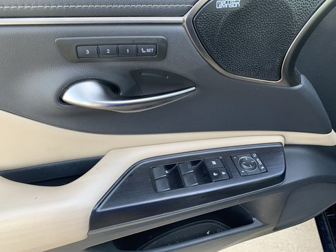 Used 2020 Lexus ES 300h w/ Premium Package FWD image 21