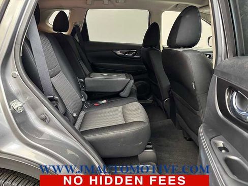 Used 2019 Nissan Rogue SV w/ Sun & Sound Touring Package AWD/4WD image 18