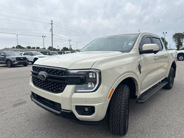 Used 2025 Ford Ranger Lariat w/ Black Appearance Package RWD image 33