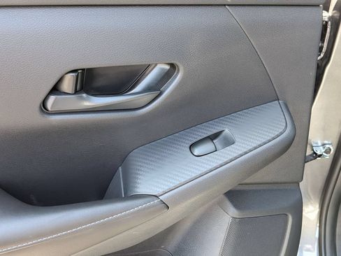 Used 2025 Nissan Sentra SV FWD image 27