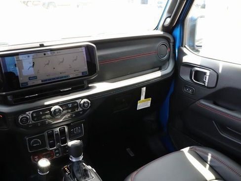 New 2025 Jeep Gladiator Rubicon w/ Safety Group image 29