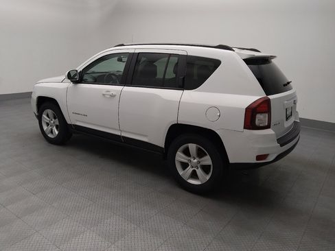 Used 2017 Jeep Compass Latitude AWD/4WD image 3