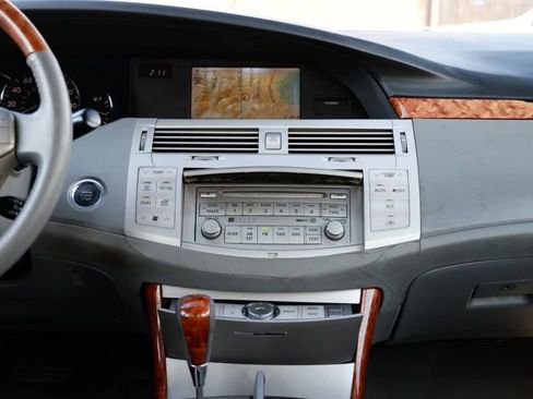 Used 2005 Toyota Avalon Limited image 36