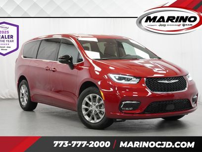 New 2026 Chrysler Pacifica Select
