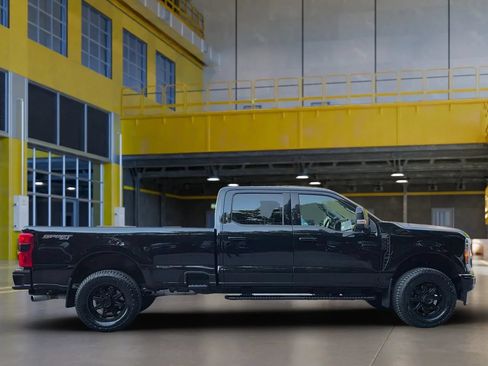 Used 2023 Ford F350 Lariat w/ Lariat Ultimate Package AWD/4WD image 8