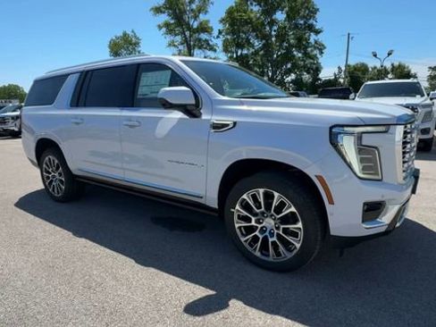 New 2026 GMC Yukon XL Denali w/ Denali Reserve Package AWD/4WD image 2