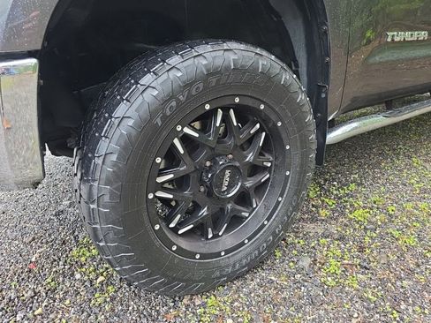 Used 2016 Toyota Tundra SR5 w/ TRD Off Road Package AWD/4WD image 12