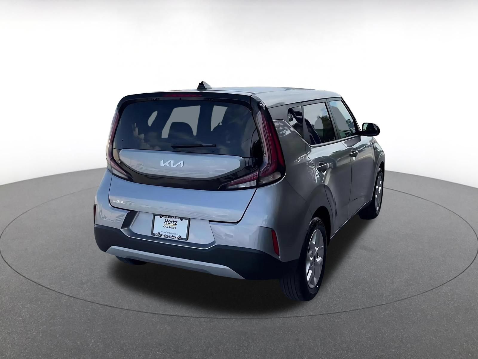 Used 2025 Kia Soul LX w/ LX Technology Package FWD image 14
