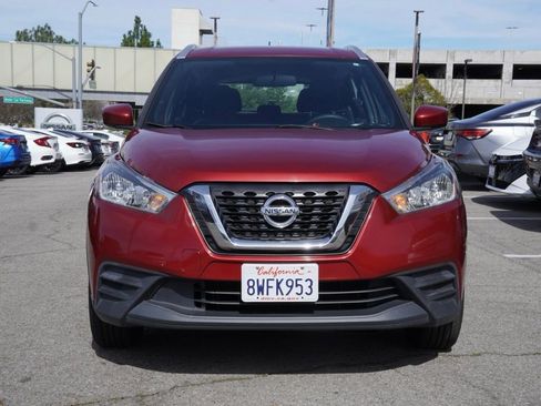 Certified 2019 Nissan Kicks SV image 6