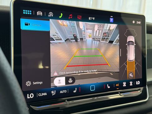 New 2026 Volkswagen Tiguan SE R-Line FWD image 25