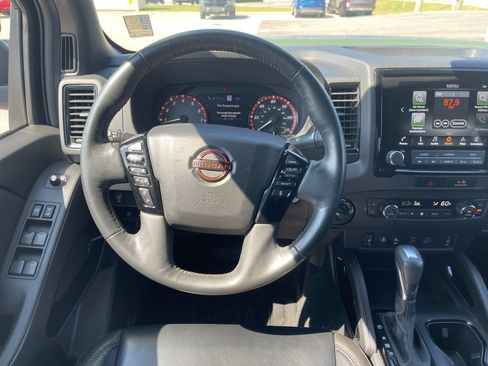 Used 2022 Nissan Frontier PRO-4X w/ Pro-4X Premium Package AWD/4WD image 16