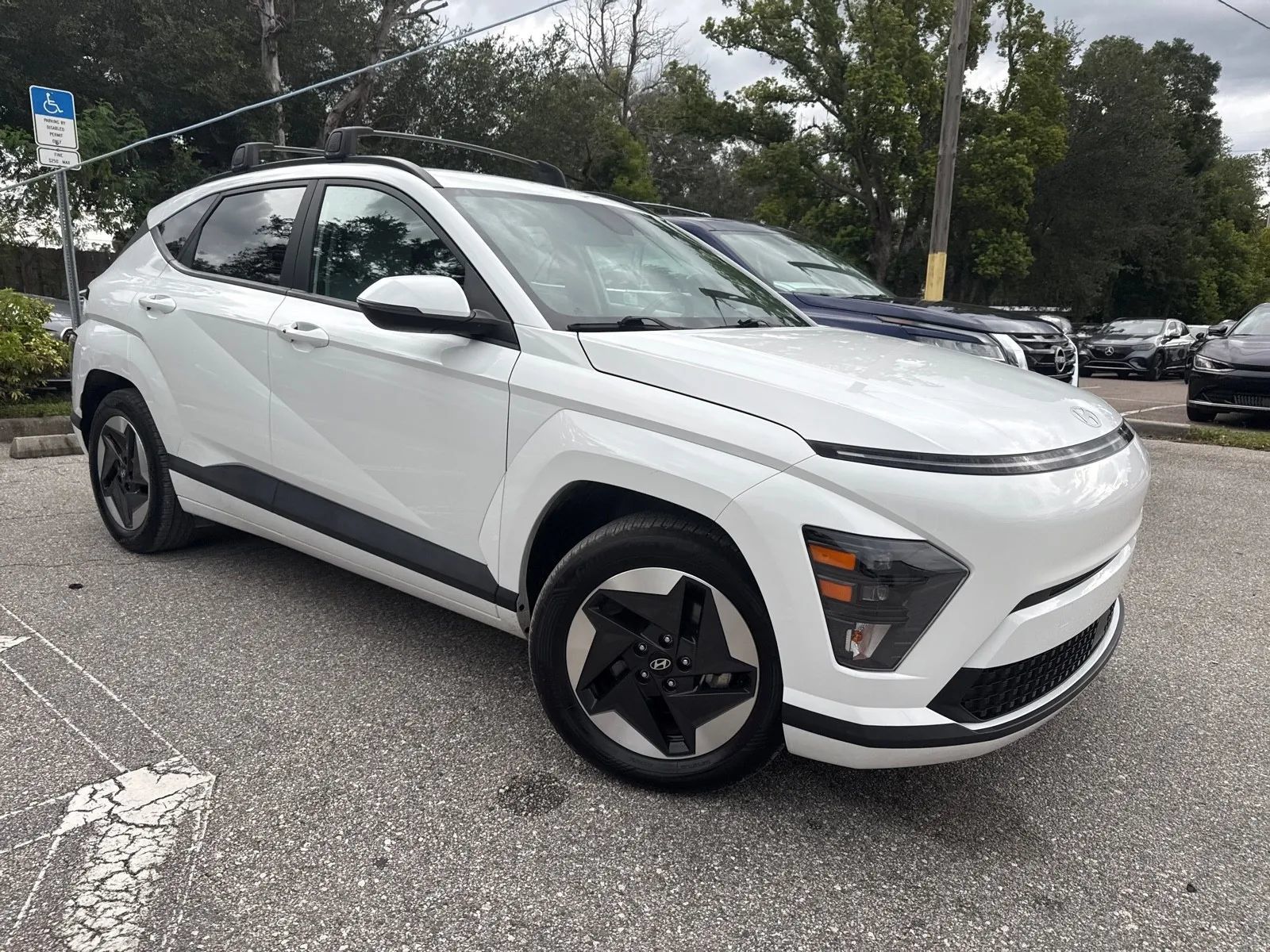 Used 2024 Hyundai Kona SEL FWD image 6