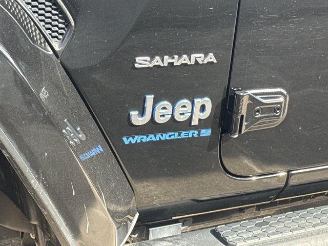 Used 2023 Jeep Wrangler Unlimited Sahara w/ Cold Weather Group AWD/4WD image 15