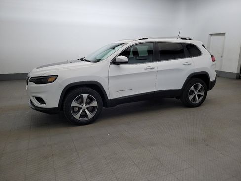 Used 2019 Jeep Cherokee Limited image 2