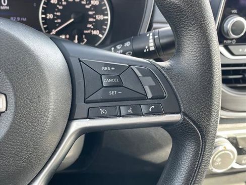 Used 2024 Nissan Altima 2.5 SV image 19