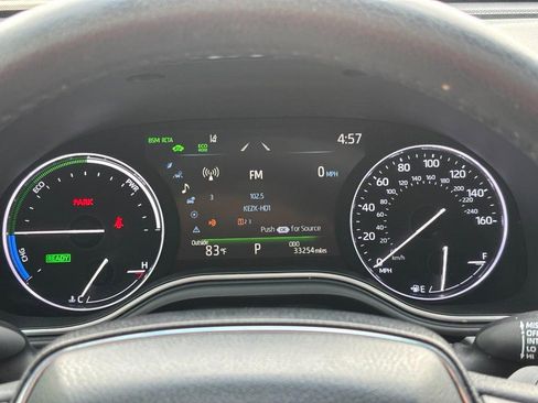 Used 2020 Toyota Avalon XLE w/ Moonroof Package image 19