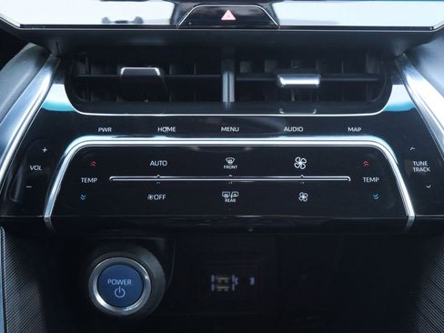 Used 2021 Toyota Venza Limited image 16