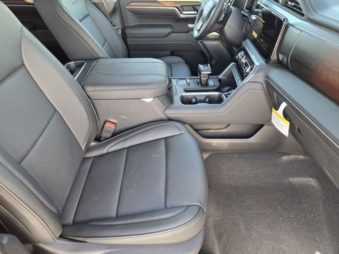 New 2026 GMC Sierra 1500 Denali w/ Denali Reserve Package AWD/4WD image 16