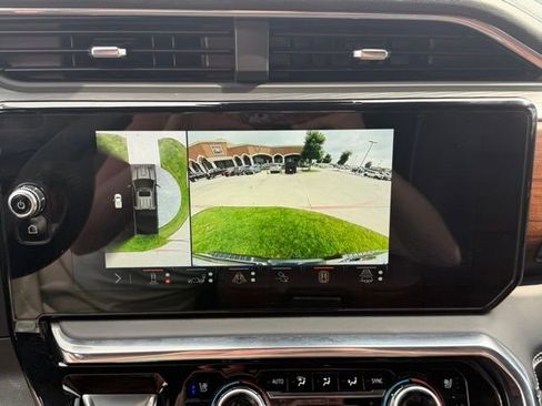 Used 2025 GMC Sierra 2500 Denali Ultimate AWD/4WD image 17