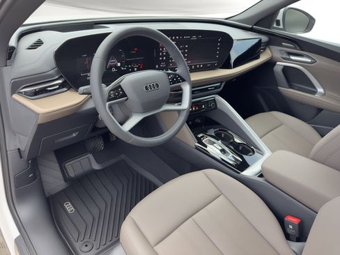 Certified 2025 Audi Q5 Premium w/ Premium Plus AWD/4WD image 4