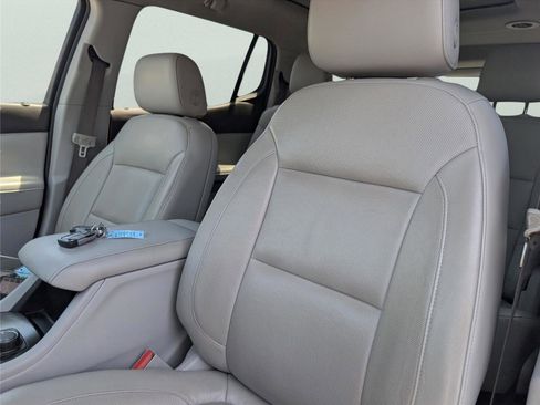Used 2017 GMC Acadia SLT FWD image 11
