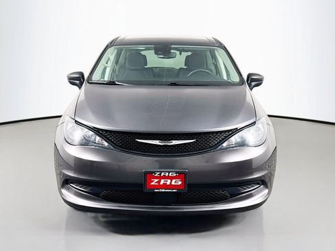 Used 2023 Chrysler Voyager LX FWD image 8