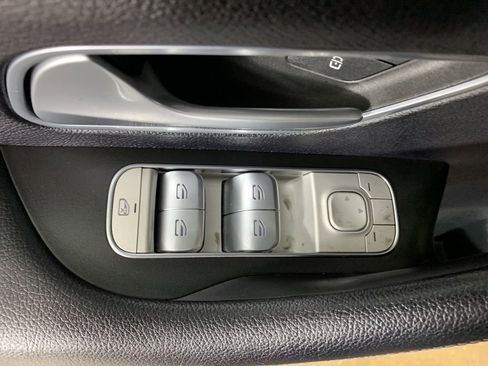Used 2022 Mercedes-Benz GLE 350 4MATIC w/ AMG Line Exterior image 18