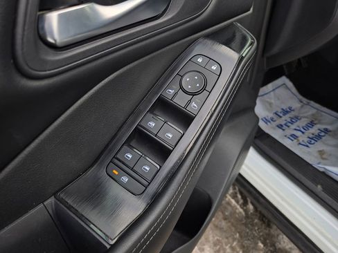 Used 2024 Nissan Rogue SV image 12