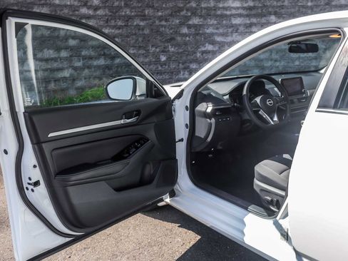 Used 2023 Nissan Altima 2.5 SV image 22