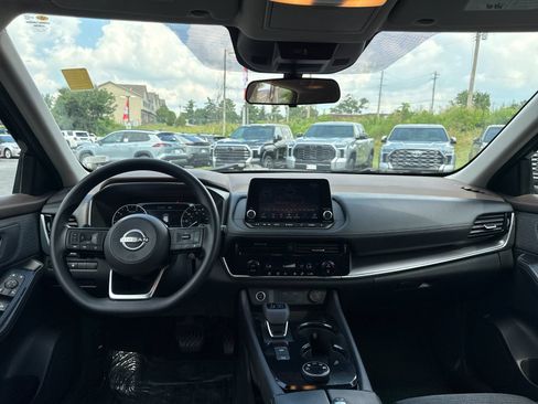 Used 2022 Nissan Rogue SV AWD/4WD image 13