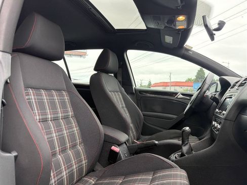 Used 2011 Volkswagen GTI 4-Door FWD image 18