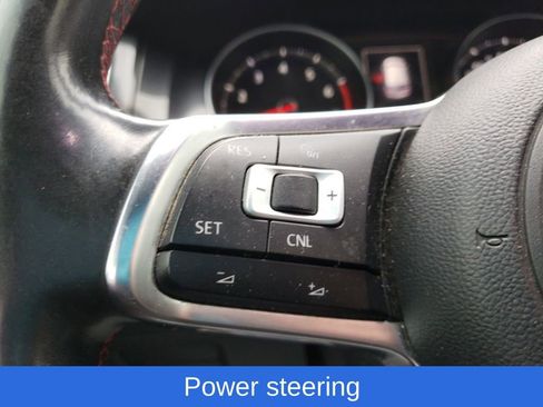 Used 2016 Volkswagen Golf S image 13